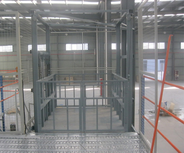 张掖导轨式升降货梯、金力机械质量可靠、供应导轨式升降货梯