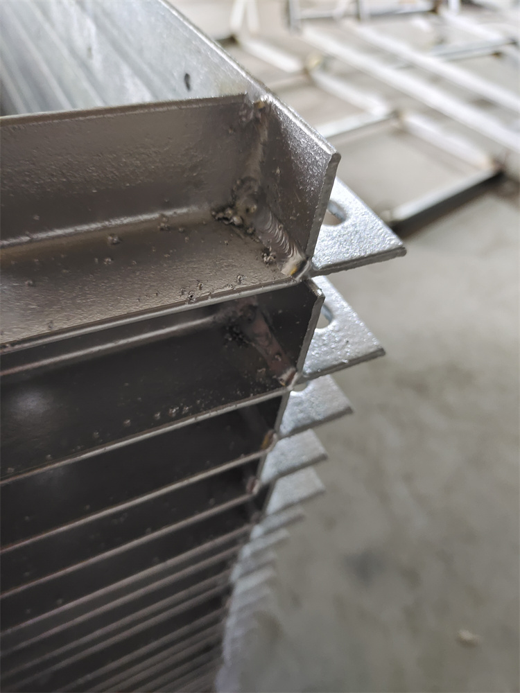 海南通风角钢法兰自动焊机-嘉迈机械-通风角钢法兰自动焊机加工