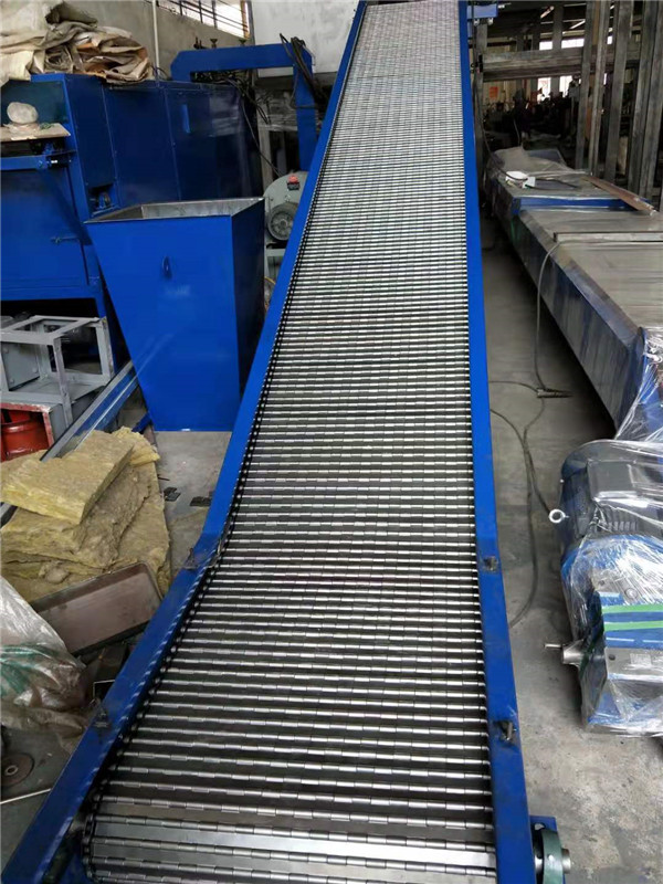 宁津爬坡链板输送机-力能热工机械-爬坡链板输送机生产厂家