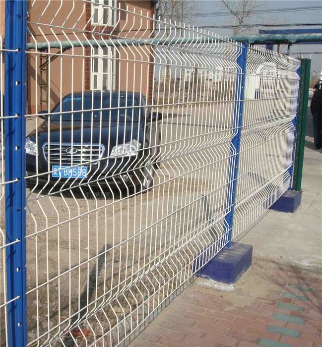 武汉厂区护栏网-厂区护栏网1.8米高度-龙泰百川栅栏