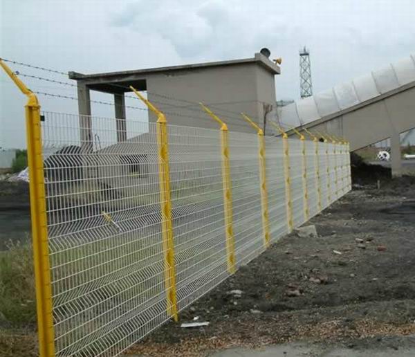 湖北公路护栏网-高速公路护栏网厂家-湖北龙泰百川栅栏工程