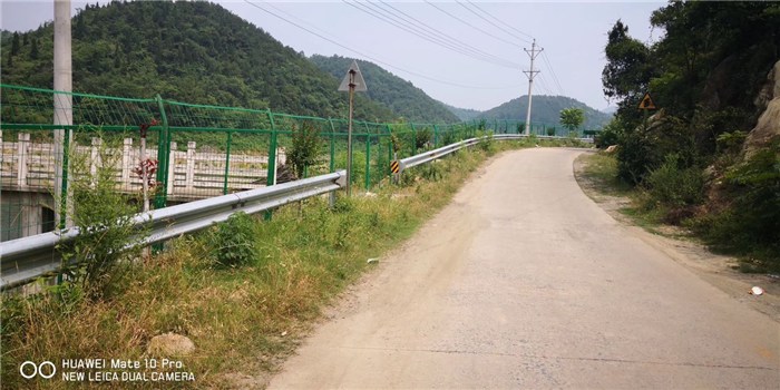 湖北框架护栏-框架护栏常规1.8米高-龙泰百川栅栏(多图)