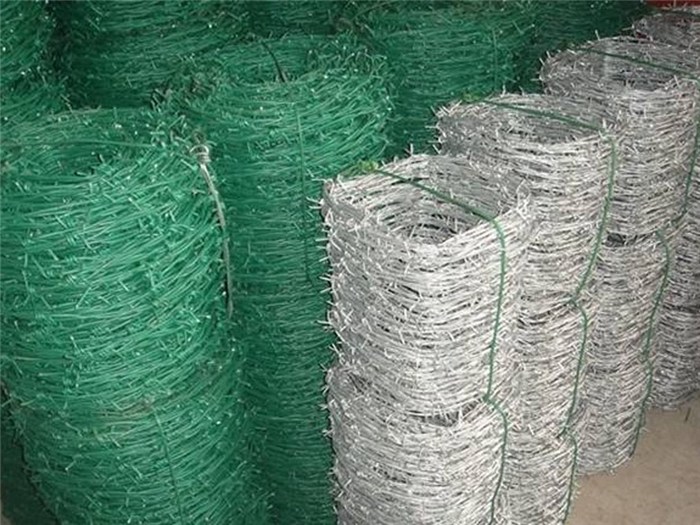 龙泰百川栅栏(图)-铁丝网网孔大小与用途相关-武汉铁丝网