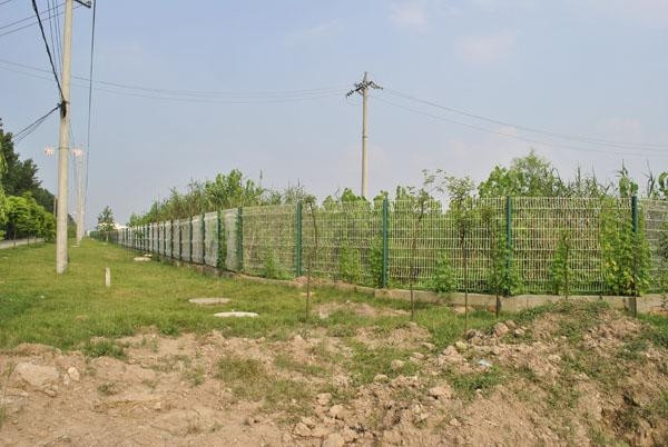 龙泰百川栅栏(图)、养殖护栏网加粗、江汉养殖护栏网