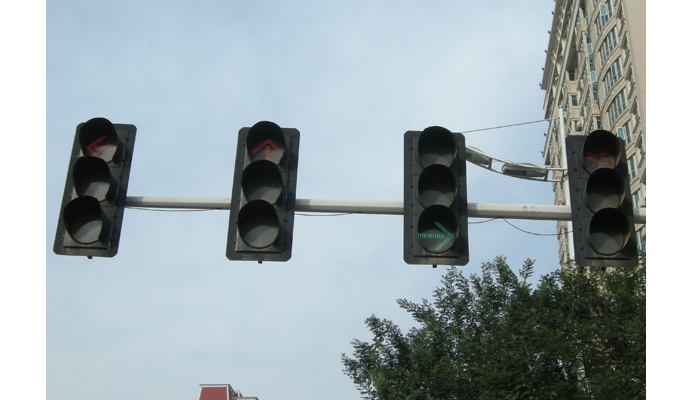 移动式红绿灯-移动式红绿灯批发厂家-郑州福亦禄交通标牌