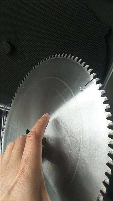 信德利-切碳酸钙板锯片制造商-杭州切碳酸钙板锯片