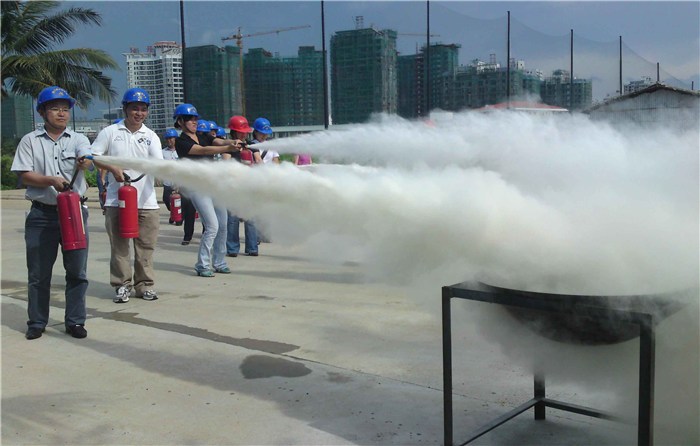 联捷消防欢迎订购、广州灭火器充装、灭火器充装