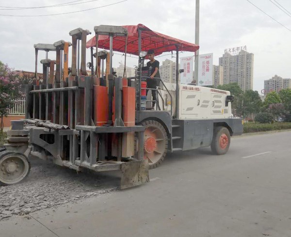 路面破碎机-混凝土路面破碎机出租-安徽强建厂家