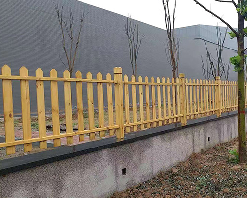 霍州塑木栅栏-小区塑木栅栏定做-华硕防腐木厂(多图)