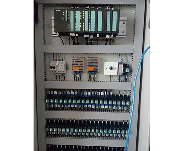 安徽plc控制柜-合肥通鴻(在線咨詢)-成套plc控制柜