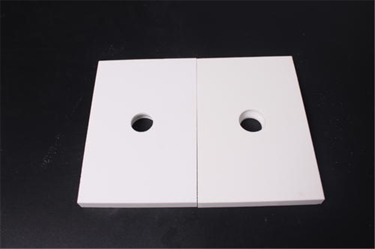 氧化鋁耐磨陶瓷復合襯板-盛騰耐磨發貨及時