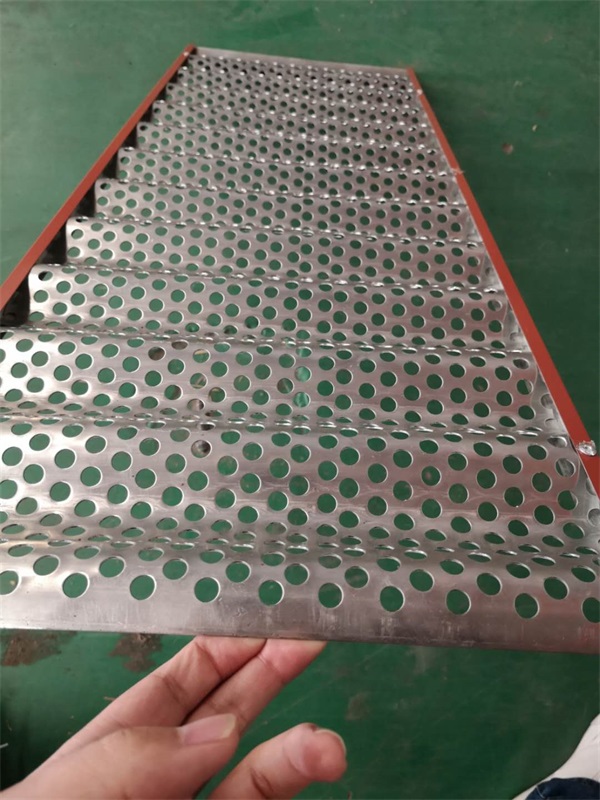 压型穿孔金属板-压型穿孔金属板厂家-天津胜博兴业建材科技