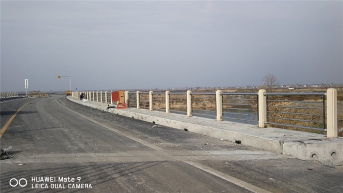  顺安景观护栏材料(图)-仿木桥梁栏杆-六安桥梁栏杆