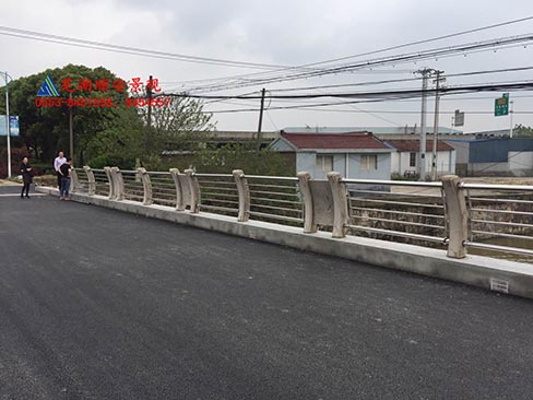 桥梁护栏- 顺安景观护栏材料-桥梁护栏多少钱
