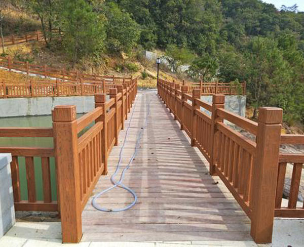 常州园林仿木护栏-繁昌海波材料(在线咨询)-园林仿木护栏设计
