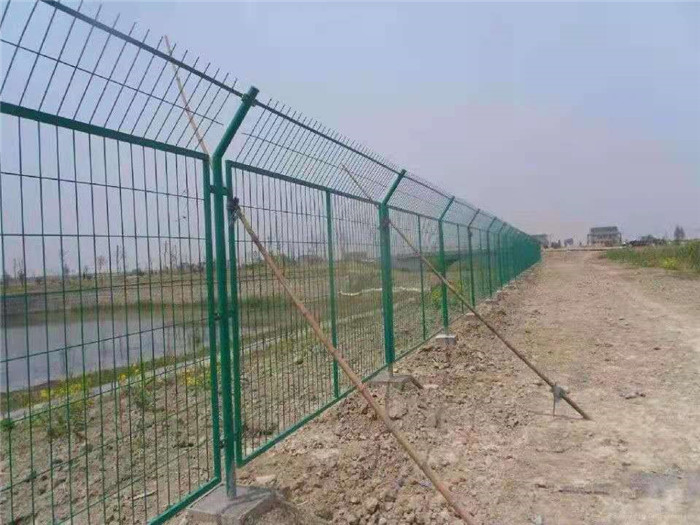 护栏工程分包公司-全程交通设施-广州护栏工程分包公司