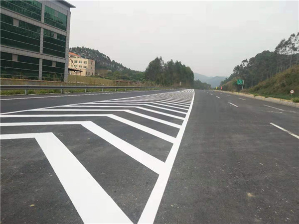 东莞全程交通设施-道路划线工程分包公司