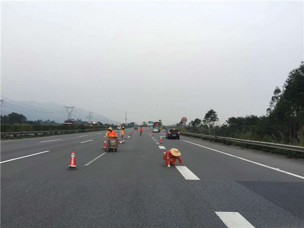 湛江道路划线工程-小区道路划线工程-全程交通设施