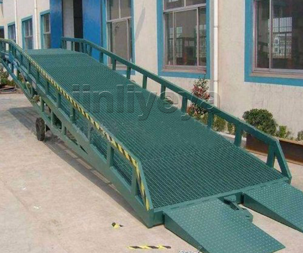 金力机械信誉保证-8吨移动装卸桥价格-新疆移动装卸桥价格