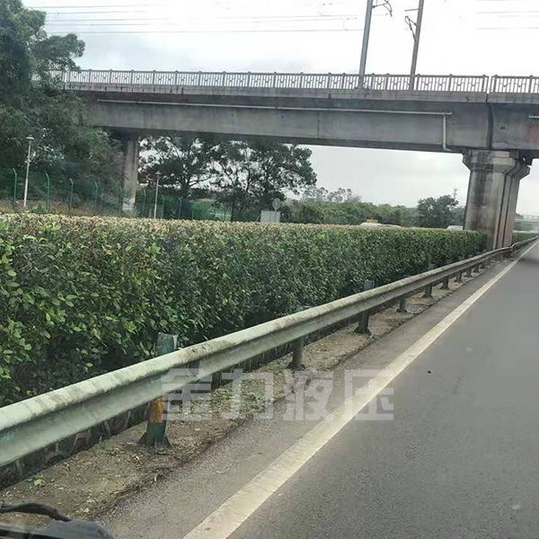 西宁高速公路修剪车-济南金力-高速公路修剪车多少钱