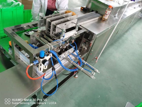 木棒平板棉签机-广东平板棉签机-振超设备生产厂家