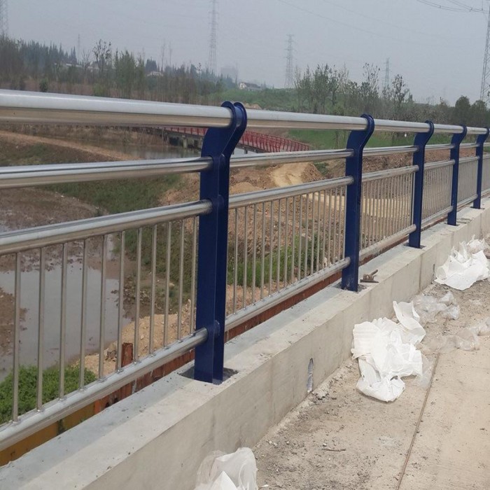 喀什地区不锈钢护栏-润达护栏厂