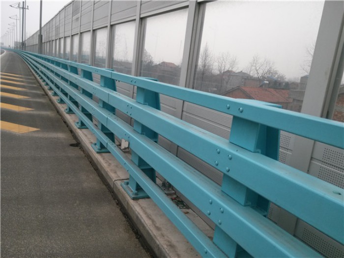 聊城润达钢质护栏公司(查看)-贵阳市政防撞栏杆