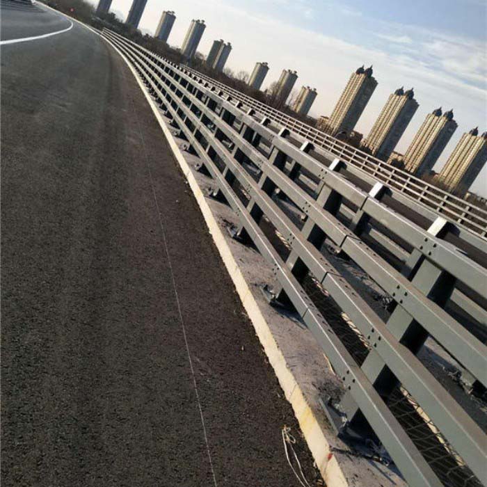 亳州镀锌防撞护栏-润达防撞护栏制造公司