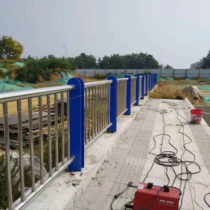 南平鍍鋅管橋梁護欄-潤達護欄制造有限公司(在線咨詢)