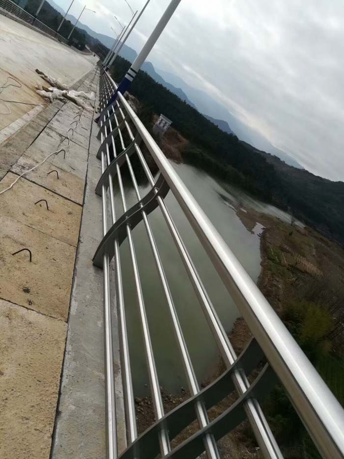 桥梁河道栏杆-山东润达护栏制造公司