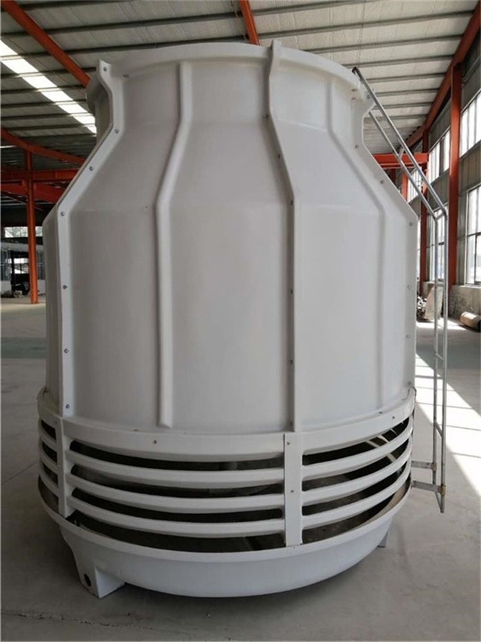 300吨圆形冷却塔安装-康乔制冷制作厂家