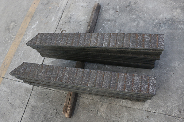高铬堆焊衬板-堆焊衬板-超鸿耐磨材料(查看)