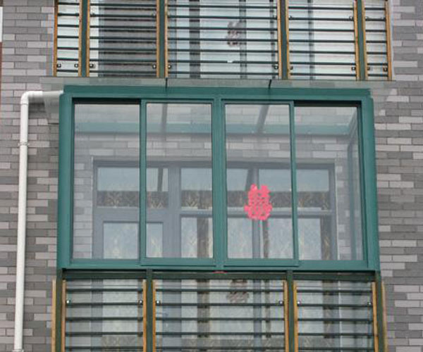 济南门窗维修换玻璃价格-济南市天桥区三朵云门窗(推荐商家)