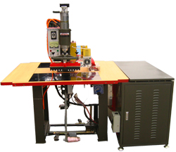 雨衣高頻機-天潤高周波淬火-高頻機雨衣制作