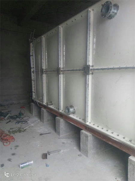 大丰厂家供应(图)-99吨玻璃钢水箱-湖南玻璃钢水箱