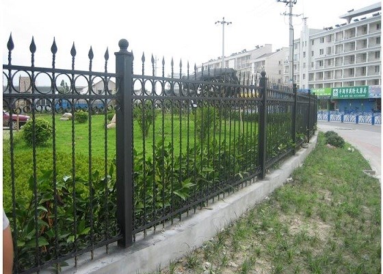 围墙护栏-塑钢围墙护栏-泰安世通铁艺