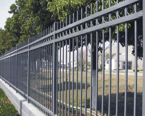烟台锌钢护栏-锌钢护栏单价-世通铁艺制造厂