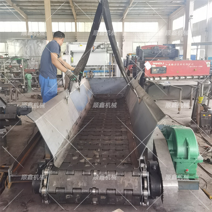 板式送料机厂-顺鑫0中间商-铸件板式送料机厂