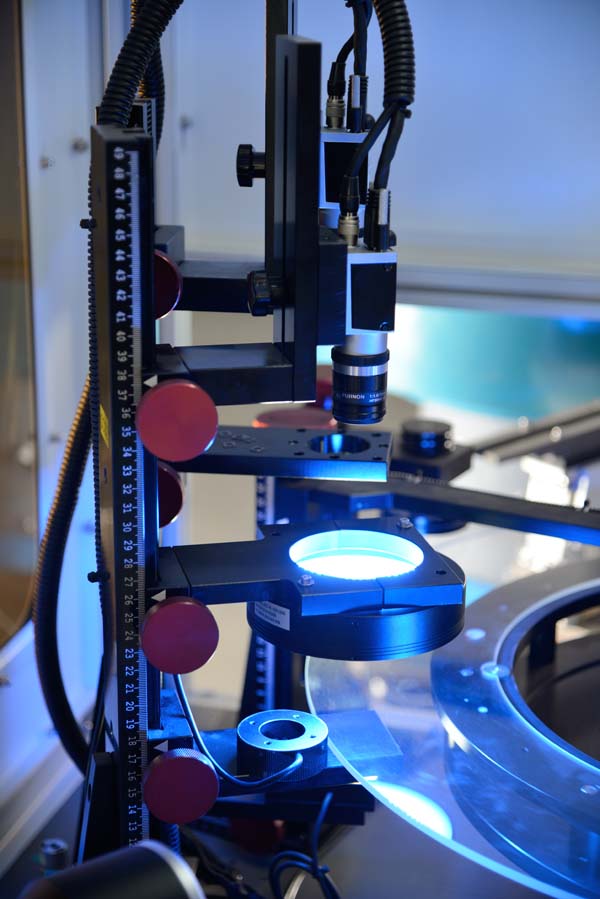 瑞科检测尺寸设备-螺丝光学影像筛选机定制