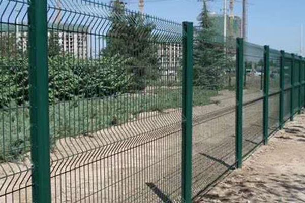 北辛围栏网价格(图)-养殖围栏网规格-养殖围栏网