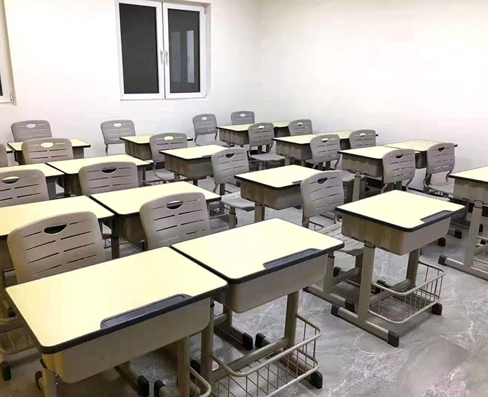 邯郸中小学生课桌椅-振达家具现货供应