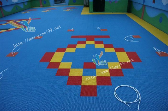 立美体育(图)、幼儿园悬浮拼装地胶、悬浮拼装地胶