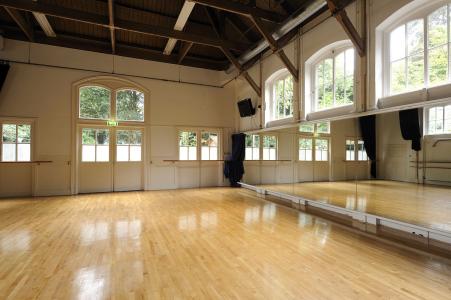 舞台木地板-学校舞台木地板安装-立美建材度身定制
