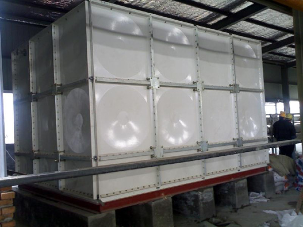 18吨玻璃钢水箱生产厂