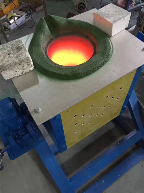 鐵熔煉爐熔煉爐圖片