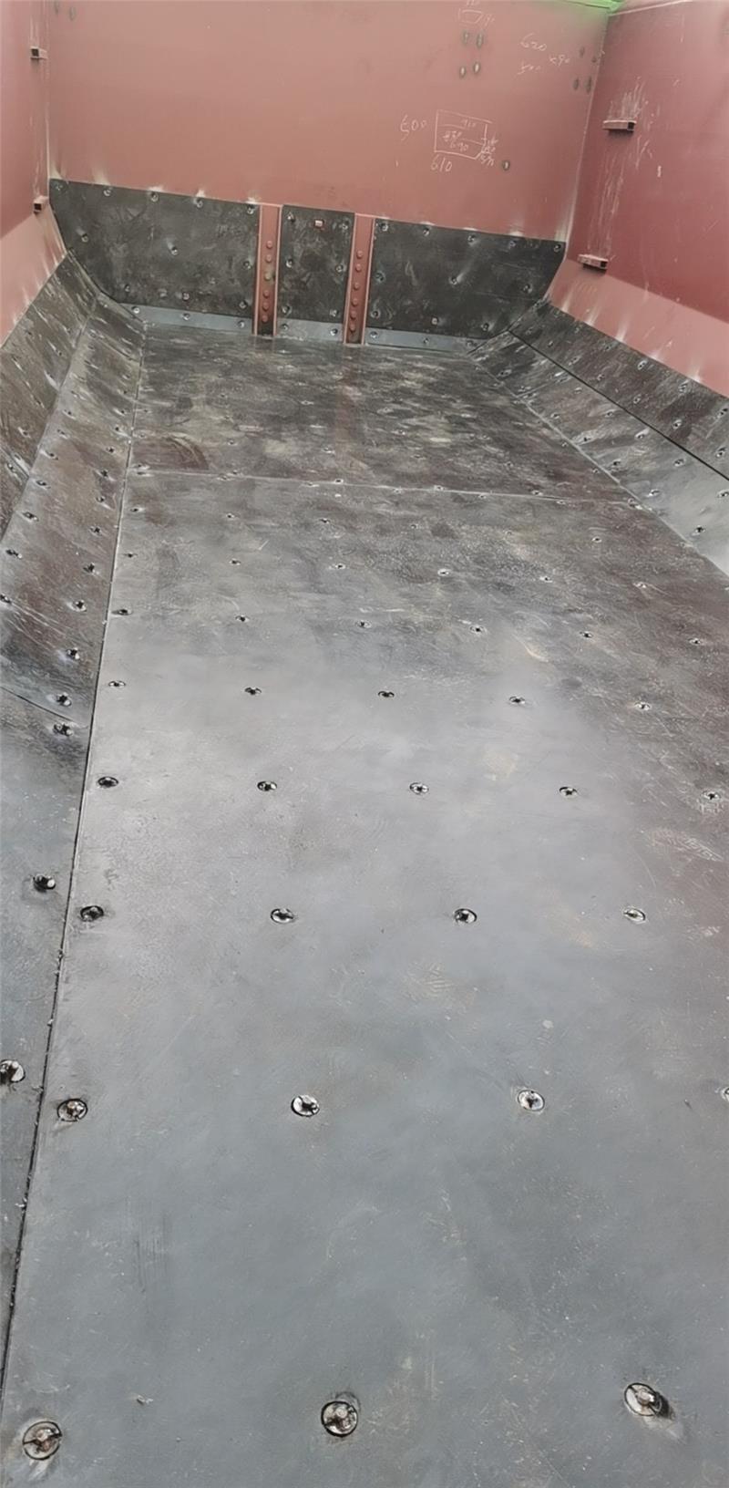 渣土车滑板