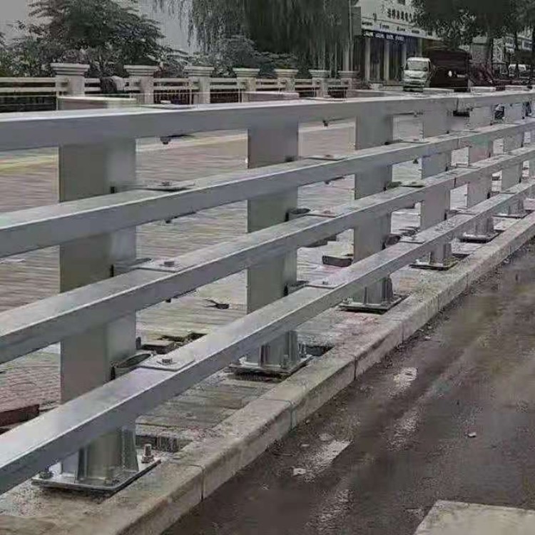 防撞桥梁栏杆施工