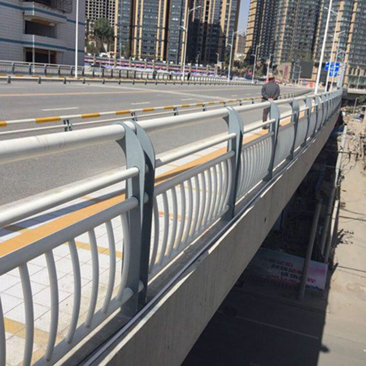 不锈钢复合管桥梁护栏安装