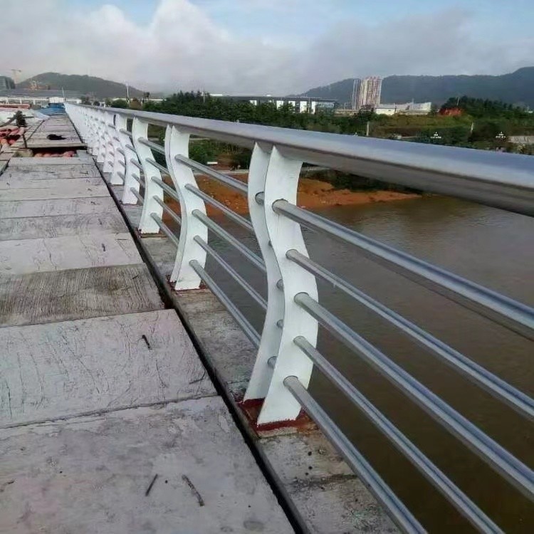 桥梁不锈钢护栏设计加工