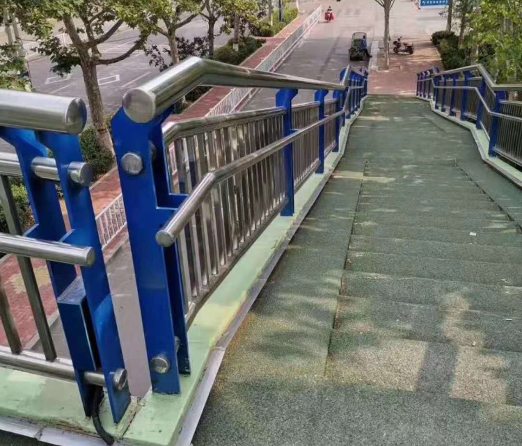 不锈钢复合管桥梁护栏加工设计